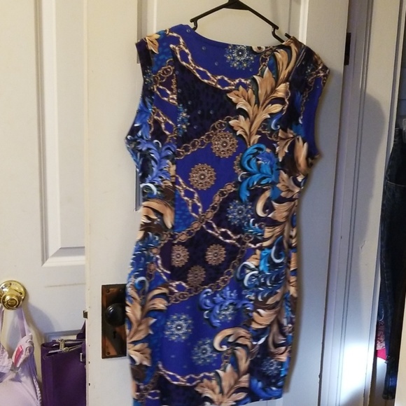 Dress - Picture 2 of 2